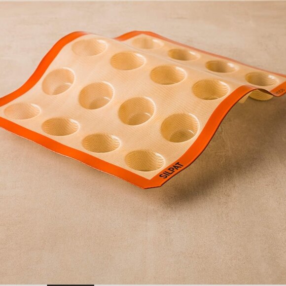 BNIB Silpat Silicone Mini Muffin Pan - Picture 1 of 8